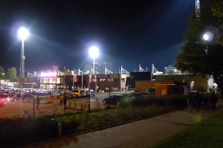 Stadion-Woudestein-at-night.JPG