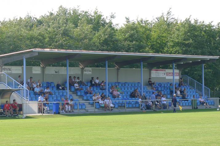 west stand3