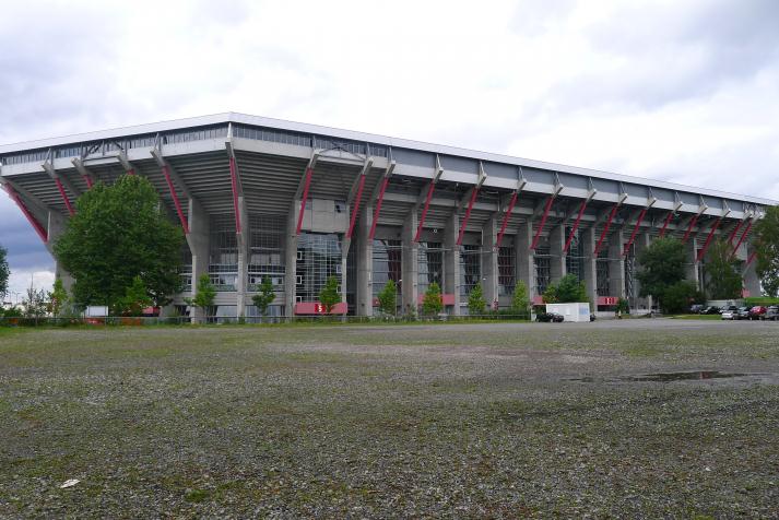 sudtribune, rear