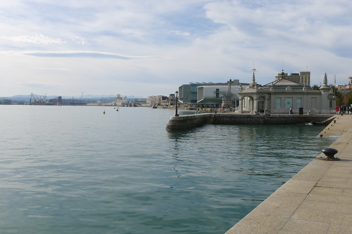 Santander-harbour3.JPG